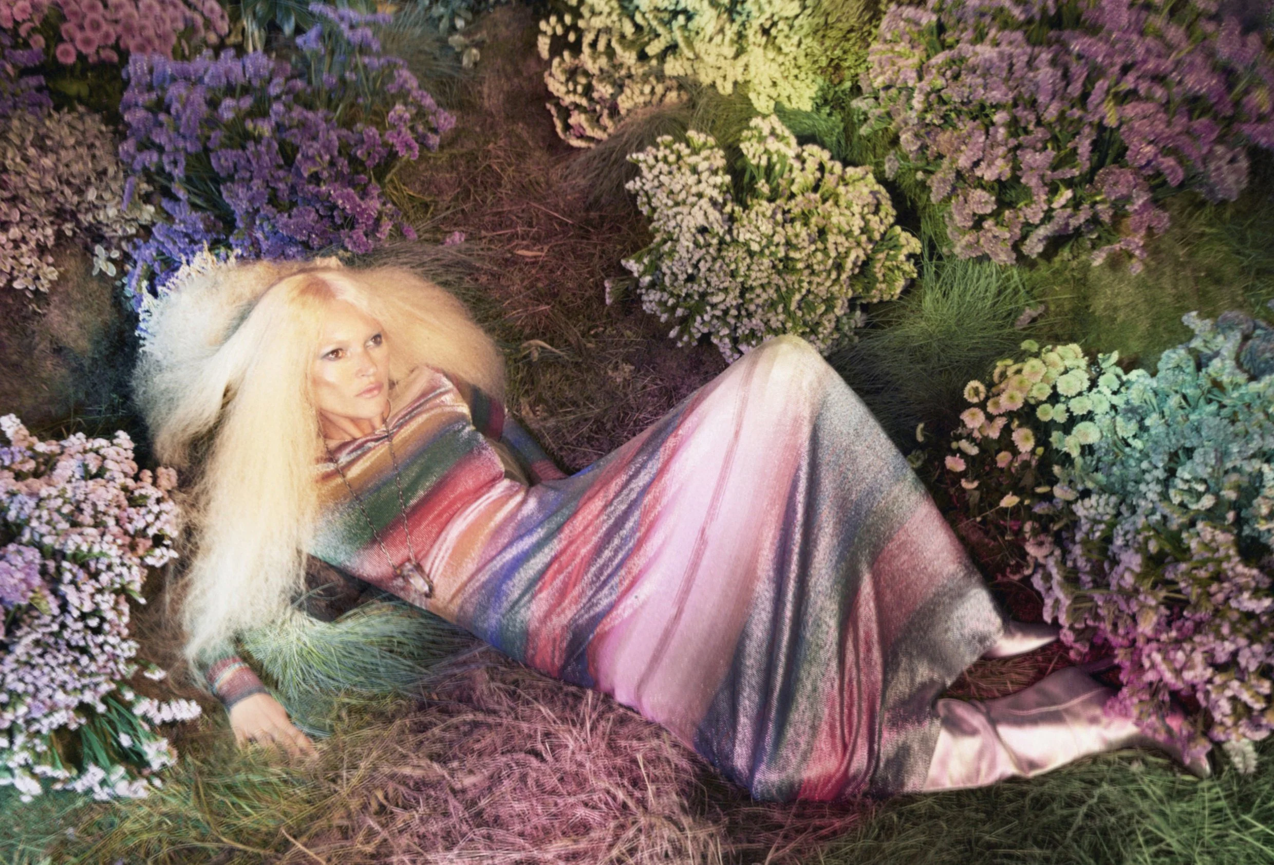 Kate Moss Launches Cosmoss in Vogue France September — Anne